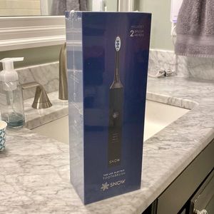 NIB Snow LED Electric Whitening Toothbrush